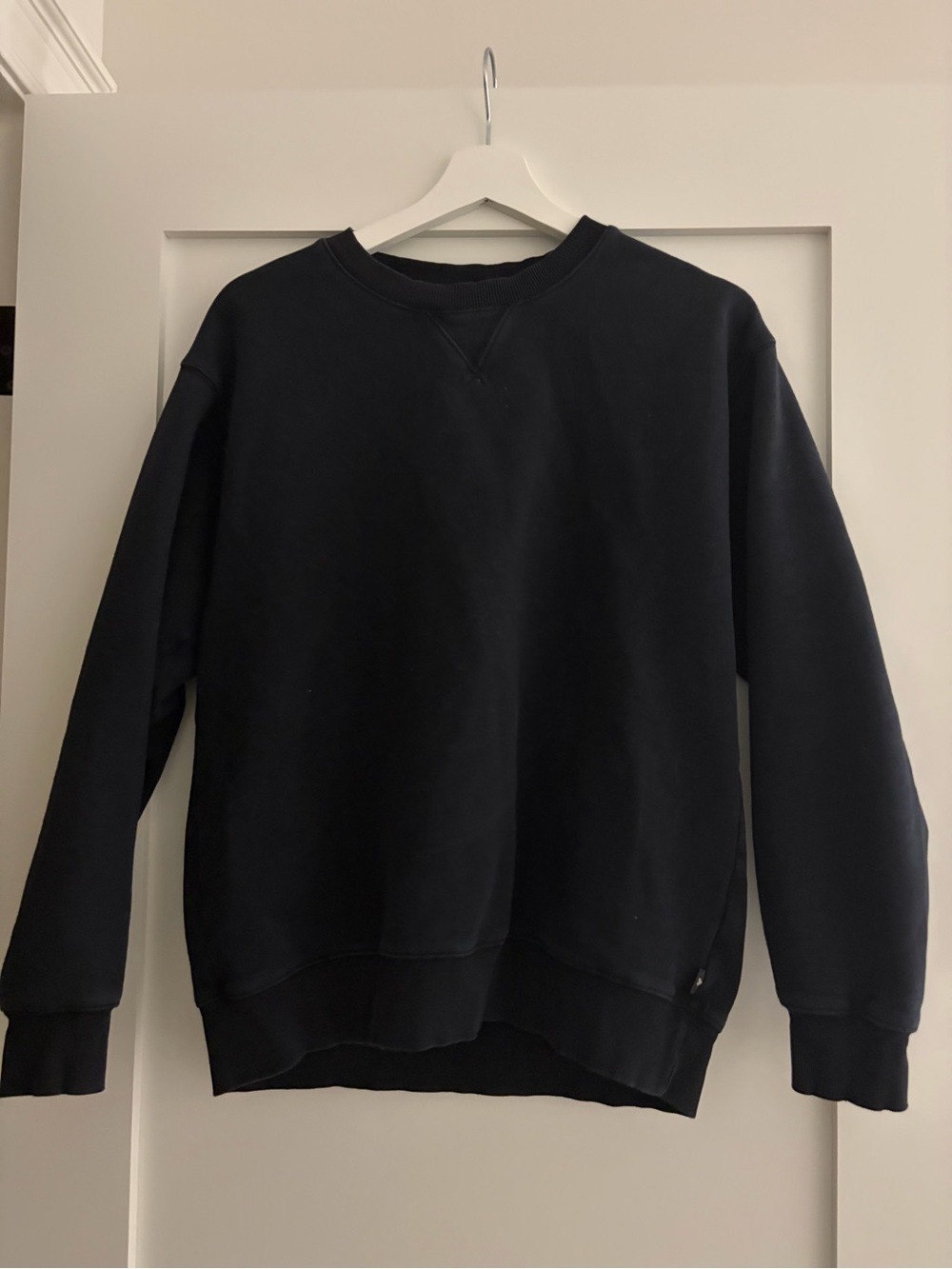 Aritzia Black Crewneck Sweatshirt